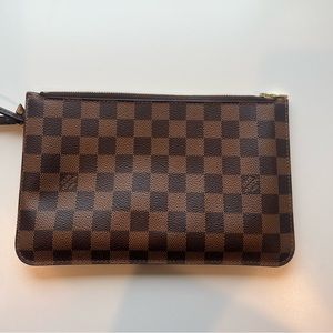 Louis Vuitton Neverfull Pouchette